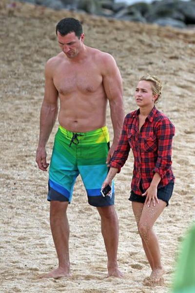 Топ-20 звездных красавиц-коротышек