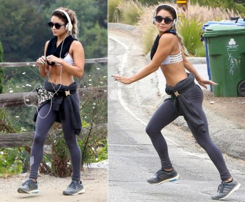 Спортивные животики звёзд