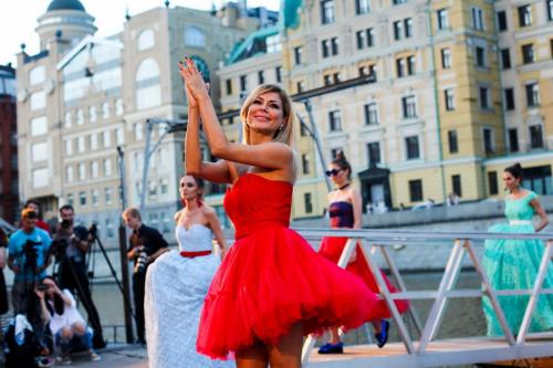 Белла Потемкина устроила праздник моды на берегу Москвы-реки