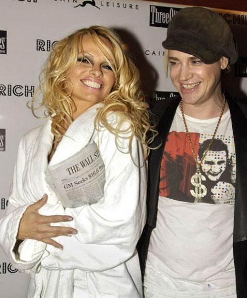 Памела Андерсон воспела телом «поп-люкс», «панк-гламур» и «кич-блеск»