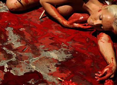 Экзотический протест против убийства быков