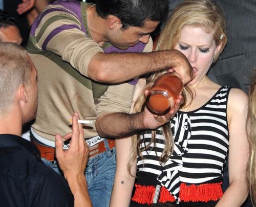 Эврил Лавин оторвалась в Сен-Тропе