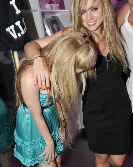 Эврил Лавин оторвалась в Сен-Тропе