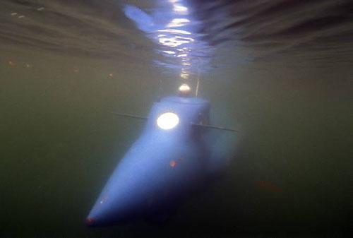Михаил П. построил подводную лодку