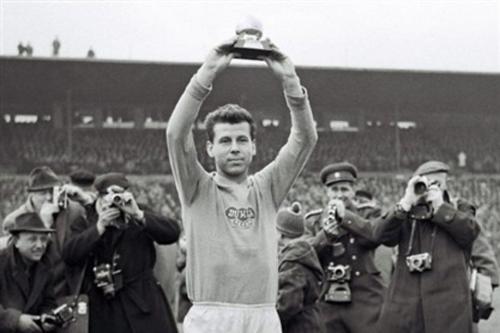 Футболисты, забившие гол в финале Чемпионатов мира