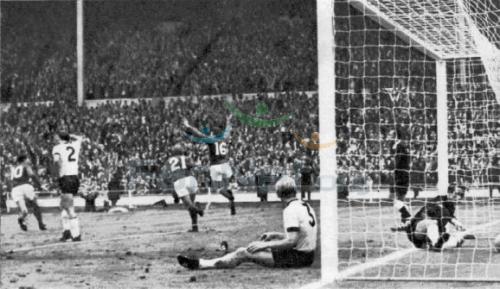 Футболисты, забившие гол в финале Чемпионатов мира