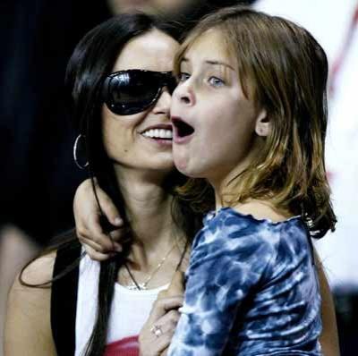 Знаменитые дочки-матери: яблоко от яблони?..