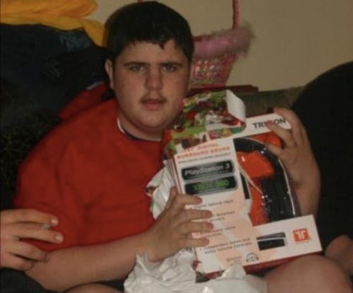 В результате травли парень сбросил 76 кг и теперь выглядит как модель