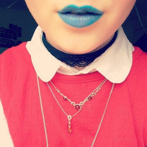 Съедобная нога и селфи бровей: что публикуют звезды в Instagram