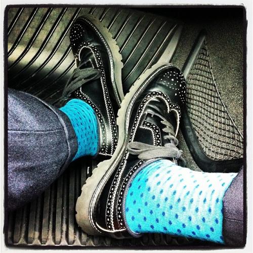 Съедобная нога и селфи бровей: что публикуют звезды в Instagram