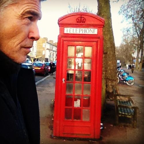 Съедобная нога и селфи бровей: что публикуют звезды в Instagram