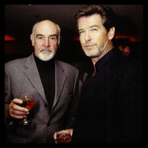 Съедобная нога и селфи бровей: что публикуют звезды в Instagram