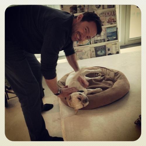 Съедобная нога и селфи бровей: что публикуют звезды в Instagram