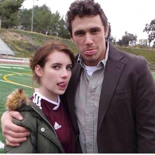 Съедобная нога и селфи бровей: что публикуют звезды в Instagram