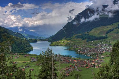 10 стран с высокой продолжительностью жизни