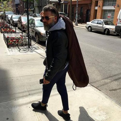 Самые знаменитые миллионеры, "прогнувшие" Инстаграм