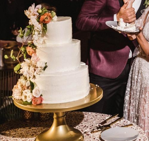 Торты на свадьбах знаменитостей, которые затмили собой все торжество
