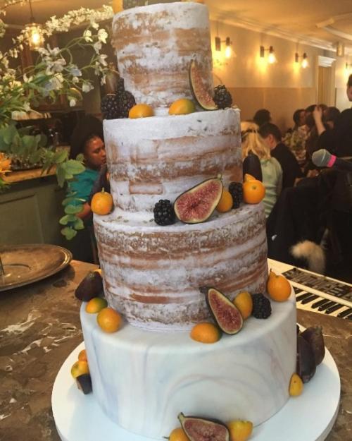 Торты на свадьбах знаменитостей, которые затмили собой все торжество