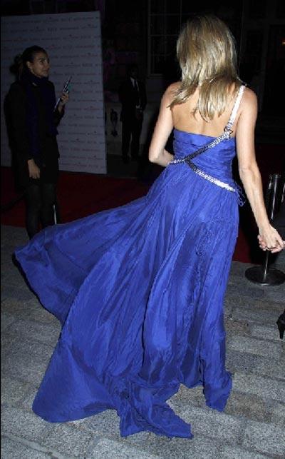 Сиенна Миллер подвыпила на презентации