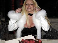 Бритни Спирс отметила свое 26-летие: на горе папарацци