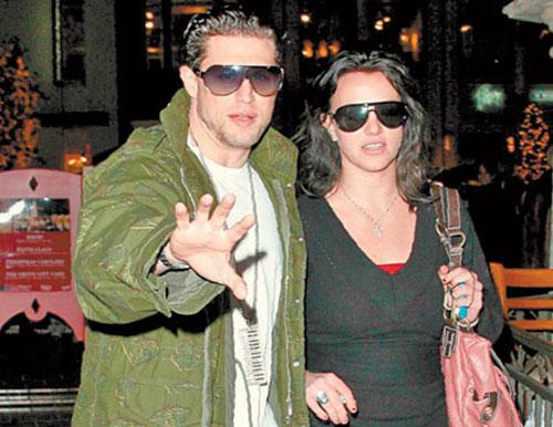 Бритни Спирс отметила свое 26-летие: на горе папарацци