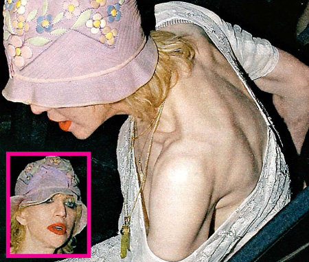 Кому из звезд лучше не показываться на пляже