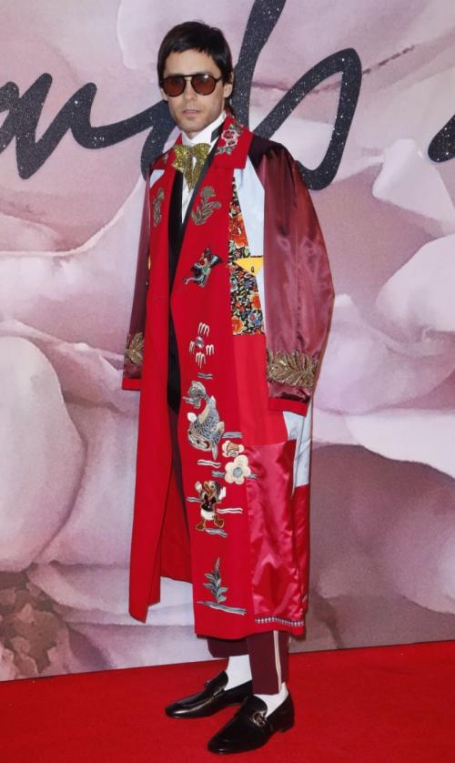 Самые неуместные наряды звезд на официальных приемах и красных дорожках