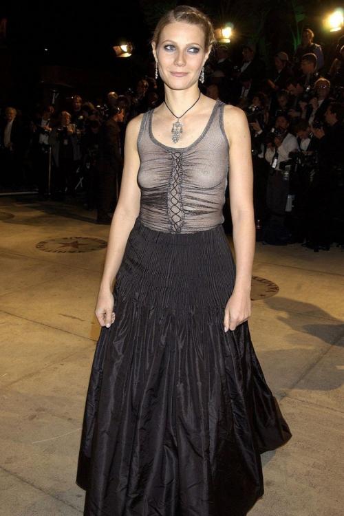 Самые неуместные наряды звезд на официальных приемах и красных дорожках