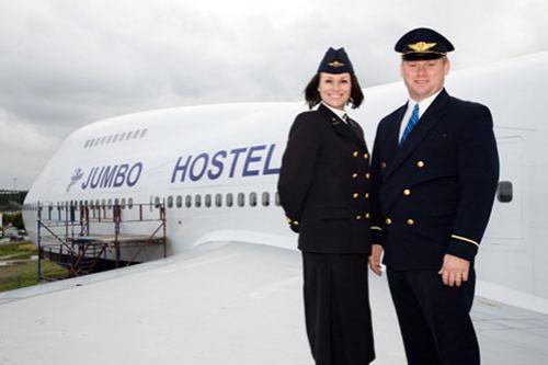 Самолёт –отель  начал принимать постояльцев