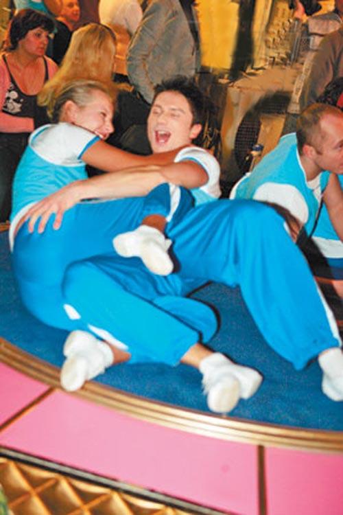 Собчак стянула с Лазарева штаны