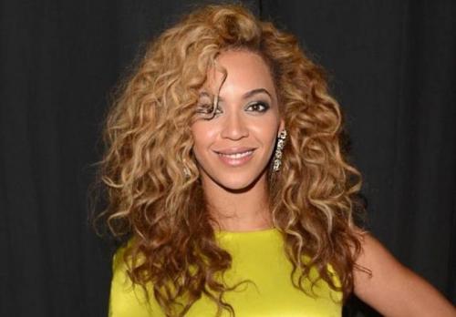 Джулия Робертс стала самой красивой женщиной года по версии журнала People