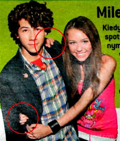 Ни складок, ни пупка: позорные ошибки звездного Фотошопа