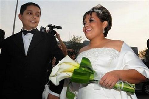 Самый толстый человек в мире женился