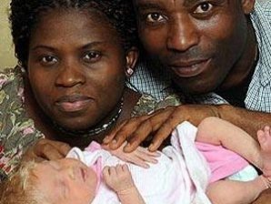 У чернокожих родителей родилась голубоглазая блондинка