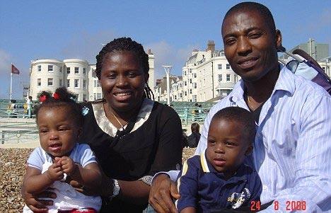 У чернокожих родителей родилась голубоглазая блондинка