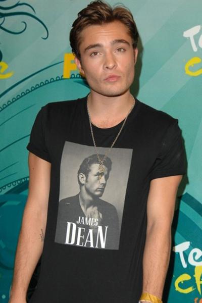 Знаменитости в футболках со знаменитостями