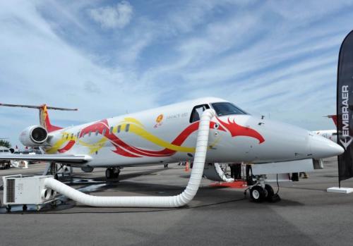 Самолет Джеки Чана — роскошь или средство передвижения?
