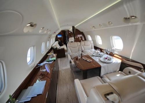 Самолет Джеки Чана — роскошь или средство передвижения?