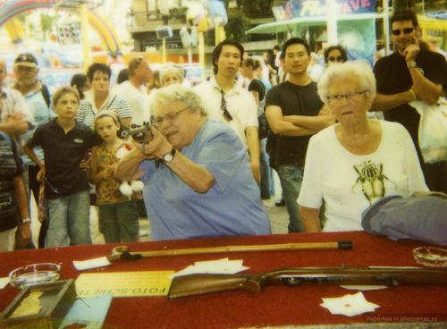 73-летняя история женщины с ружьём