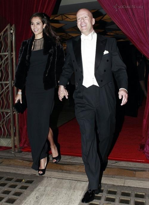 Эштон Катчер сделал из жены панка