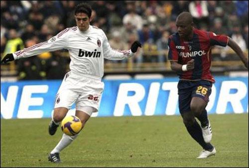 Попа Дэвида Бэкхема подверглась атаке футболистов