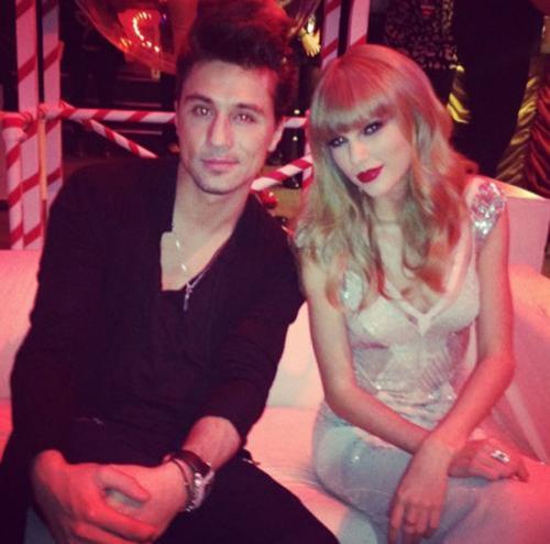 Российские знаменитости фотографируются с мировыми звездами