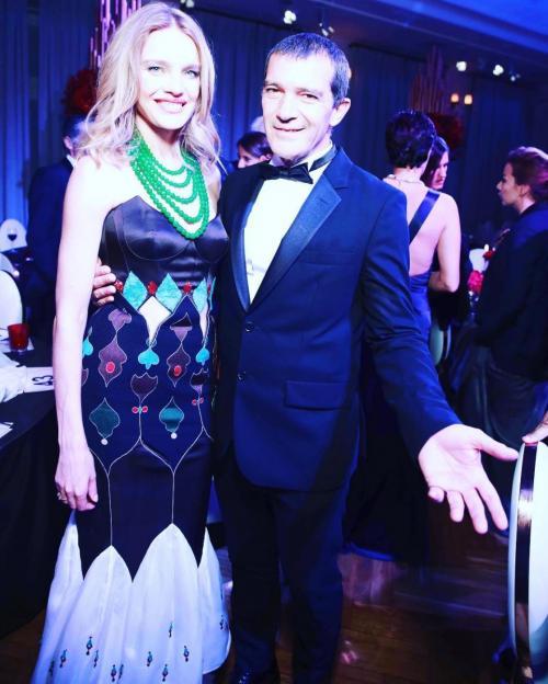 Российские знаменитости фотографируются с мировыми звездами