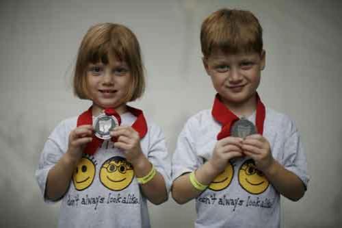 На фестиваль съехались четыре тысячи близнецов