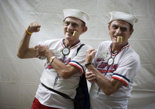 На фестиваль съехались четыре тысячи близнецов