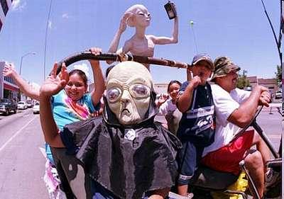 10 самых необычных фестивалей 2011 года