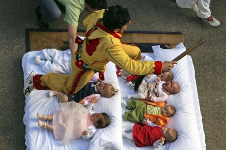 10 самых необычных фестивалей 2011 года