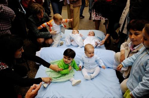 10 самых необычных фестивалей 2011 года