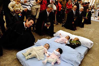 10 самых необычных фестивалей 2011 года