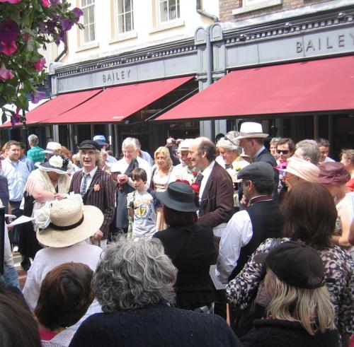 10 самых необычных фестивалей 2011 года